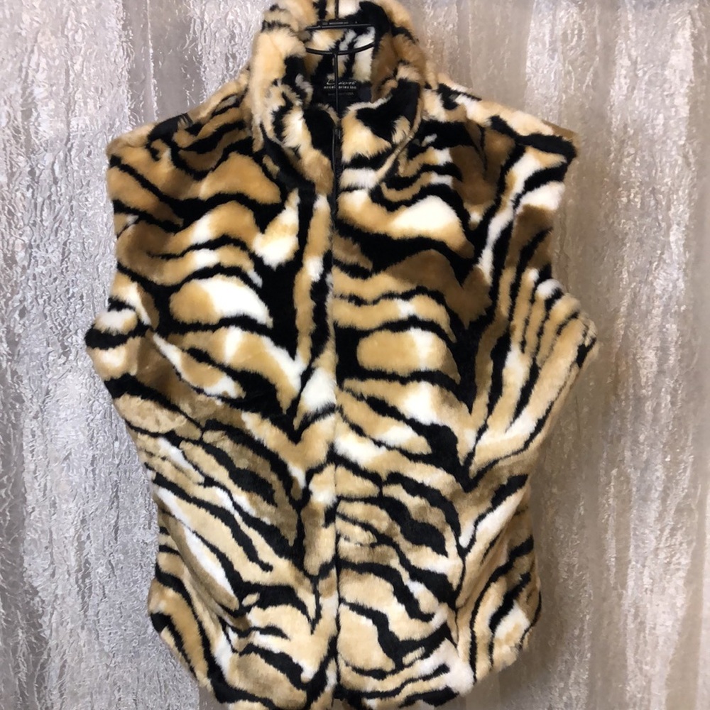 CEJON animal print vest
